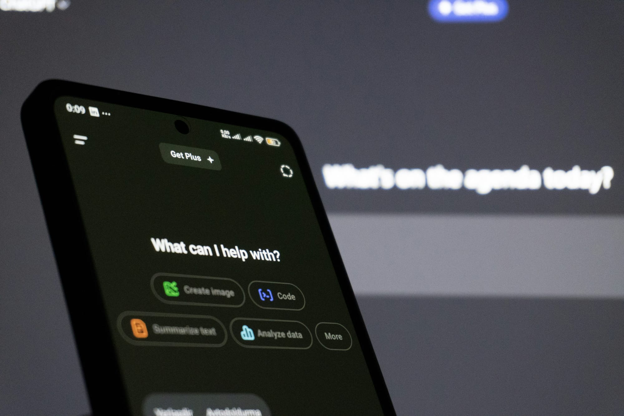 Smartphone che mostra un’interfaccia digitale di assistenza, a rappresentare il servizio di protezione tech flessibile e trasparente di Fixxy.